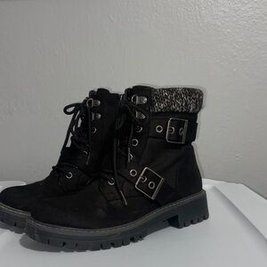 Cliffs by White Mountain buckle boot